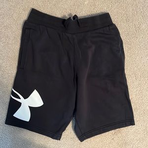 Men’s Fleece Under Armour Shorts- size M